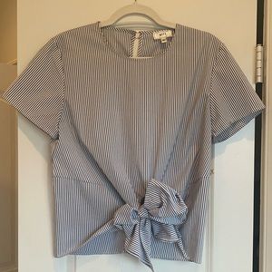 NYTT Striped Tee with Bow Detail Size M